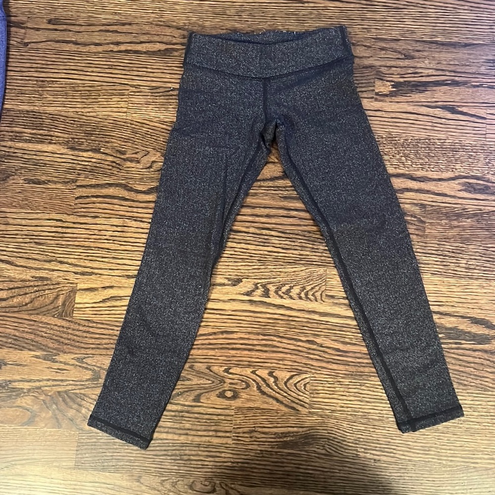 Cute Ivivva size 8 leggings